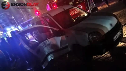 Samsun'da Motosiklet ile Hafif Ticari Araç Kaza Yaptı: 5 Kişi Yaralandı