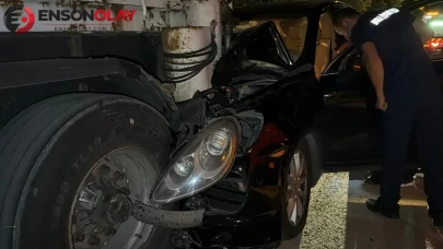 Bolu'da SUV park halindeki tıra arkadan çarptı : 1 yaralı