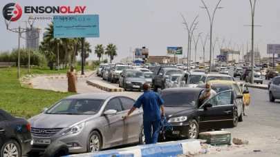 İstasyonlarda kuyruklar yüzlerce metreyi buldu