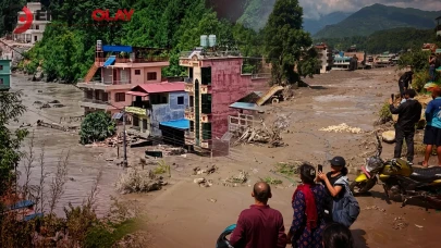 Nepal-Tibet sınırında sel felaketi: Yüzlerce turist kayıp