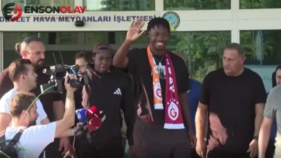 Galatasaray'ın yeni stoperi Bitshiabu İstanbul'a geldi