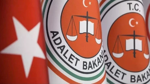 Adalet Bakanlığı'ndan müjde! Personel alımında yaş sınırı resmen tarih oldu! Binlerce adaya yeni fırsat!