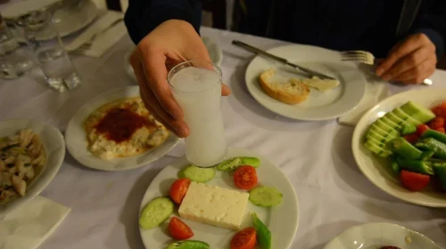 Bir rakı grubuna zam geldi!