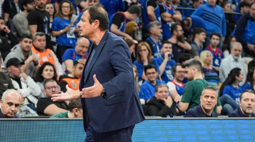 Anadolu Efes Taraftarıyla Gergin Anlaşmazlık İçerisinde Olan Ergin Ataman'ın Sıcak Anları