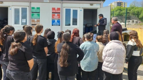 Öğrenciler, Geri Dönüşüm Merkezi'nde Bilinçlendi!