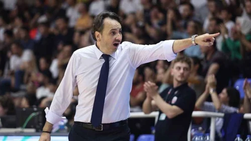 Özhan Çıvgın'ı Yeni Başantrenör Olarak Takımın Başına Getirdi