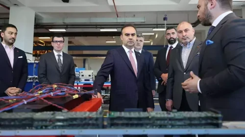 Bakan Kacır: “Savunma sanayisinde tam bağımsızlık için çalışıyoruz”