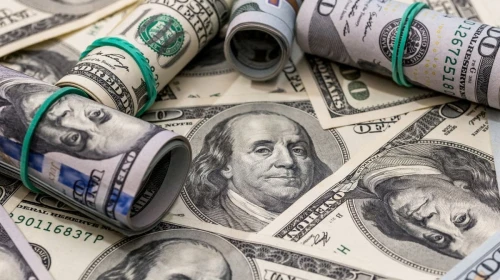 Dolar Endeksi Düşüşte, Altın ve Euro Yükselişte: Yeni Zirveler Kaydedildi!