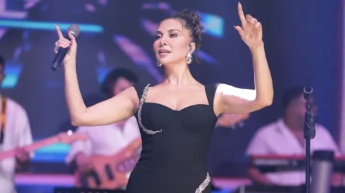 Ebru Yaşar, Sahne Kostümlerini Geri Dönüşüme Veriyor ve Doğaya Saygıyla Fark Yaratıyor!
