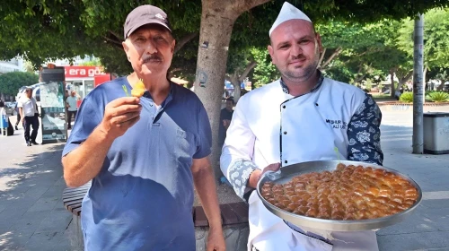Emeklilere verilen bayram ikramiyesiyle sadece iki kilo baklava alınabiliyor!