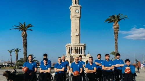 İzmir'de 34 Farklı Spor Branşında Yarışan Bin 400 Sporcu Rekabetin Zirvesinde!