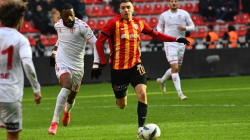 Samsunspor ve Kayserispor Maçı İçin Saha Kenarında Heyecanlı Bekleyiş