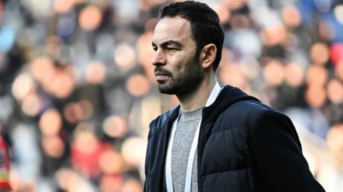Tecrübeli futbolcu Selçuk İnan, transfer döneminde yeni takımıyla anlaşmaya vardı