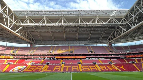 Galatasaray'da o futbolcu hakkında şaşırtıcı bir gelişme yaşandı! Transfer süreci hızlanıyor