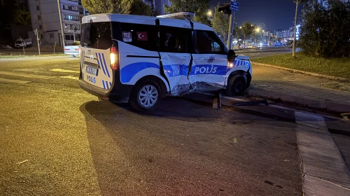 Kahramanmaraş'ta polis aracı ile otomobil çarpıştı: 5 yaralı