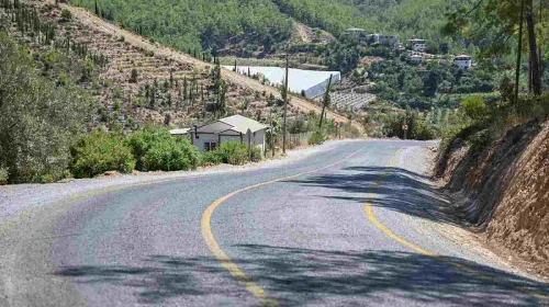 Büyükşehir’le Anamur’un grup yolları avrupa standardına yükseldi