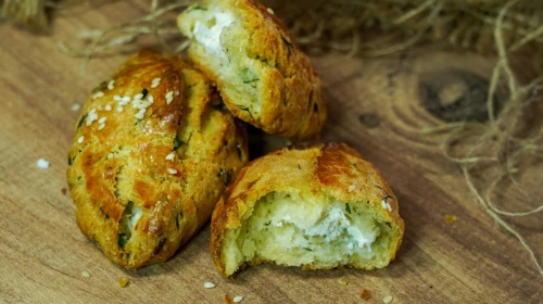 Denenmiş tam kıvamında dereotlu poğaça tarifi! Peyniri yumuşacık oluyor, kıyır kıyır