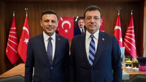 Onu ancak delegeler alır