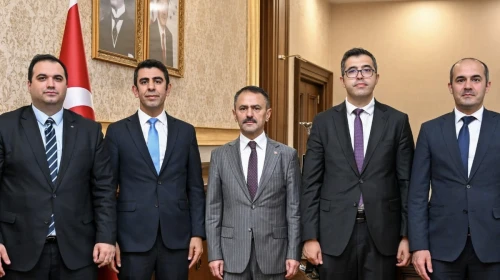 Vergi Müfettişi Mehmet Öner ve ekibi Çanakkale Valisi İlhami Aktaş'ı ziyaret etti.