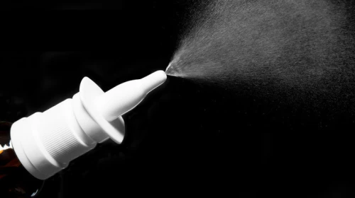 Burun spreyleri, koronavirüs ve diğer virüsleri engellemeye yardımcı olur mu? Solunum yolu enfeksiyonlarına karşı kalkan mı?