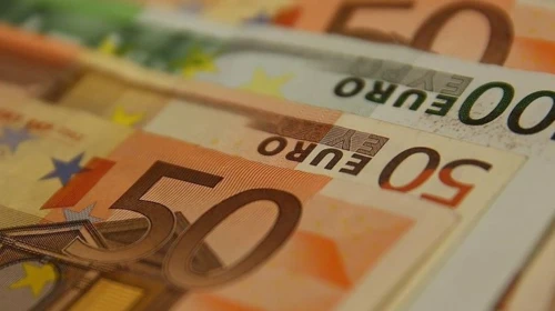 Yunanistan'da emeklilere 250 Euro ikramiye