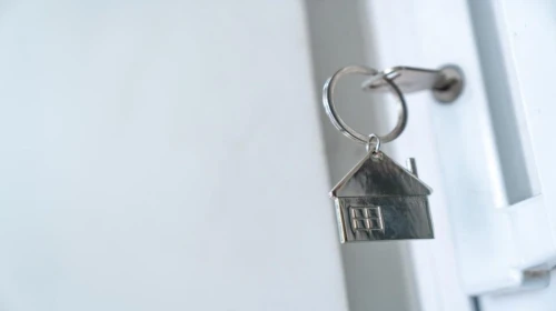 “Emekliye kiralık değildir” ilanına idari ceza