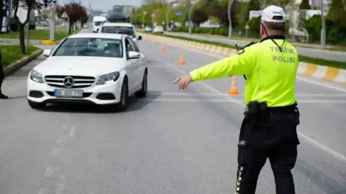Yeni yaptırımlar yolda: Trafikte makas atan 90 bin lira ceza ödeyecek