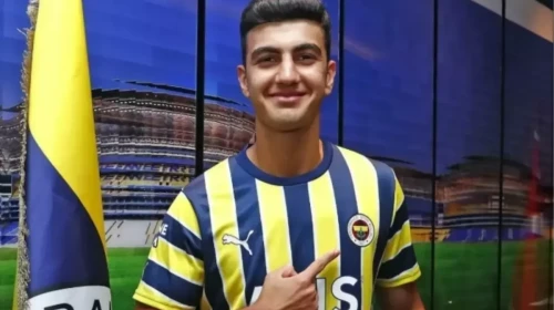Fenerbahçe'de Tedesco, Ferencvaros Maçı Öncesi Yiğit Efe Demir İçin Sürpriz Açıklama Yaptı