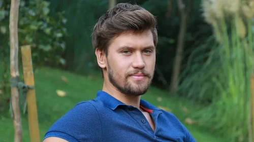 Survivor 2026 Yarışmasına Katılacak Oyuncu Serhan Onat'ın Kariyer Yolculuğu ve Hayatı!