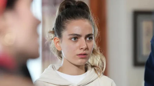 Fırtınanın ortasında Eleni'nin annesiyle ilgili şaşırtıcı gerçekler gün yüzüne çıkıyor!