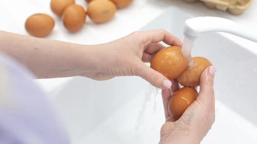 Yumurta Yıkamadan Mı Haşlamalı, Haşlayıp Yıkanmalı Mı? İşte Sağlıklı Seçeneğin Sırrı!