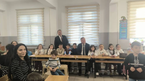 İlçe Millî Eğitim Müdürü Mehmet Usta, Yıldızlı TOKİ İlkokulunda Tutum ve Yatırım Haftası etkinliklerini değerlendirdi