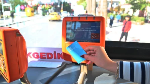 Vatandaşların yükünü azaltan bir proje: Anne Kart sayesinde 15 binden fazla anne ücretsiz ulaşımdan yararlanıyor