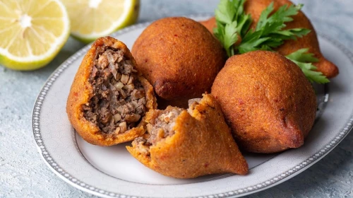 Usta Ellerden İçli Köfte Tarifi! Lezzetin Sırrı İrmikte Saklı