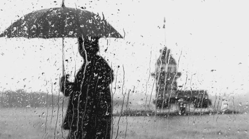 İstanbul'da şemsiyeler tekrar sahnede: Yağışlı hava şehri kaplayacak