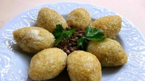 Gaziantep Lezzetinin Sırrı: Malhıtalı Köftenin Tarifi! Geleneksel içli köftelerden tamamen farklı bir lezzet deneyimi sizi bekliyor