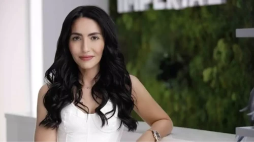 Türk moda dünyasının ünlü ismi Özlem Posbaşoğlu'nun hayatı ve kariyeri hakkında detaylı bilgiler