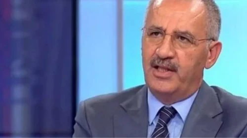Gazeteci ve Yazar Saygı Öztürk'ün Başarı Dolu Kariyeri ve Öne Çıkan Kitapları