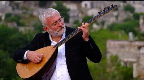 Ünlü müzisyen Onur Akın, yeni klip çekimi sırasında kaza geçirdi!