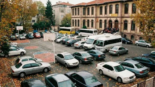 İstanbul'da 19 okul bahçesi otopark olarak kullanılacak!