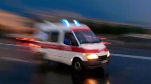 Otomobil elektrik direğine çarptı: 2 genç hayatını kaybetti