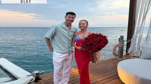 Polonyalı forvet Lewandowski ailesiyle Antalya'da tatilde