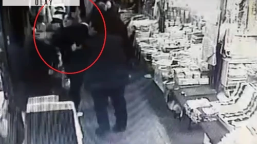Köylü pazarında kadın esnafın 'bel kıran' müşteri kavgası kamerada