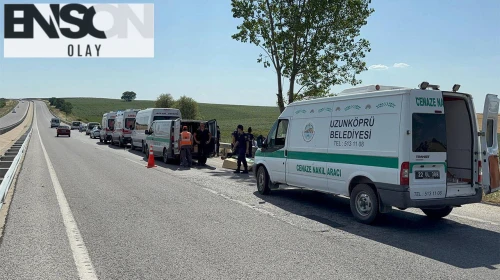 Edirne'de otomobil ağaca çarptı: 2'si çocuk 5 kişi hayatını kaybetti