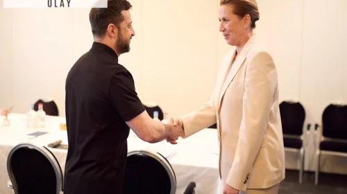 Ukrayna Devlet Başkanı Zelenskiy ile Danimarka Başbakanı Frederiksen, Lahey’de bir araya geldi