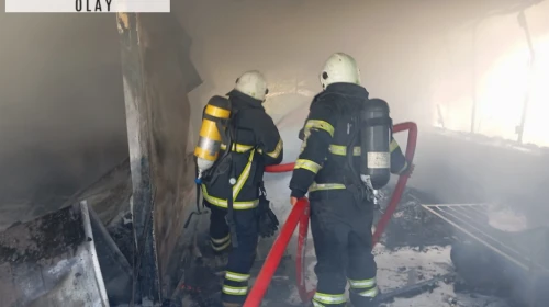 Samandağ'da prefabrik ev yandı