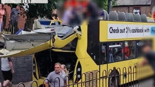 Otobüs köprüye çarptı, çatısını rende gibi alıp götürdü
