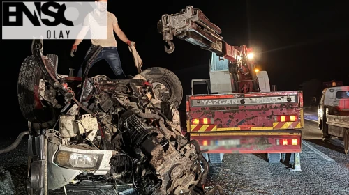 Nevşehir'de minibüs ile otomobil çarpıştı: Çok sayıda yaralı var