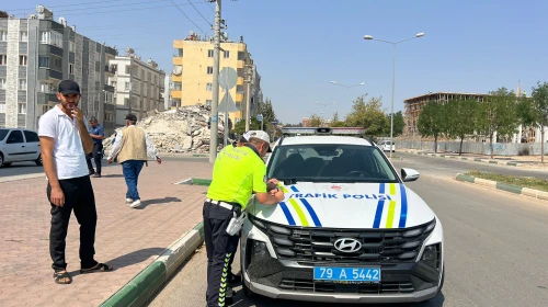 Kilis'te otomobil ile motosiklet çarpıştı: 2 yaralı