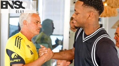 Mourinho, Jhon Duran'ı böyle karşıladı